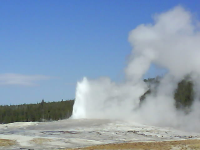 Yellowstone 055 Old Faithful.jpg